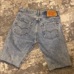 Levi cut off shorts